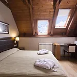 Snoe Aragon Hills Formigal