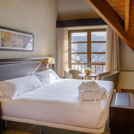 Snoe Aragon Hills Hotel 4*