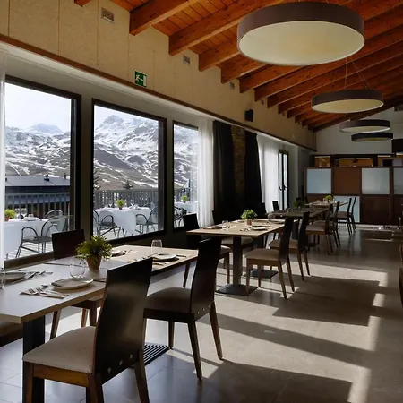 Snoe Aragon Hills 酒店 4*