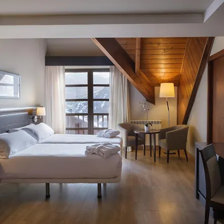 Snoe Aragon Hills Hotel