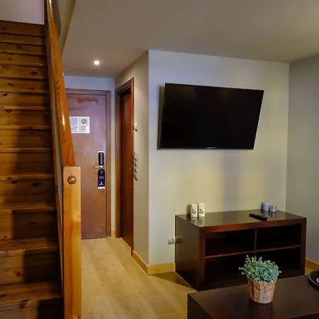 Snoe Aragon Hills Hotel 4*