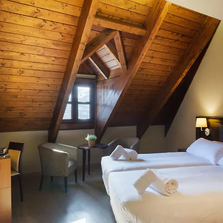 Hotel Snoe Aragon Hills 4*