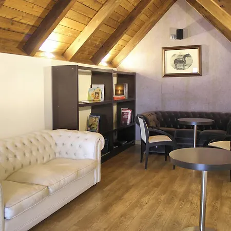 Hotel Snoe Aragon Hills 4*