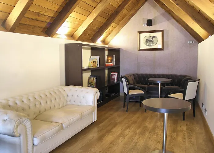 Hotel Snoe Aragon Hills 4*